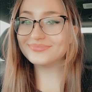 Meet your Posher, Lilly